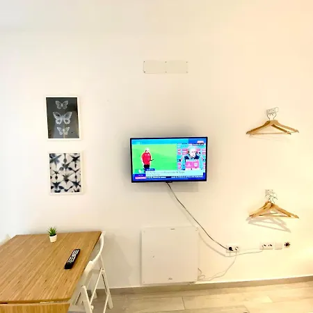 Apartment House Of Comfort Studo In City Center Or F