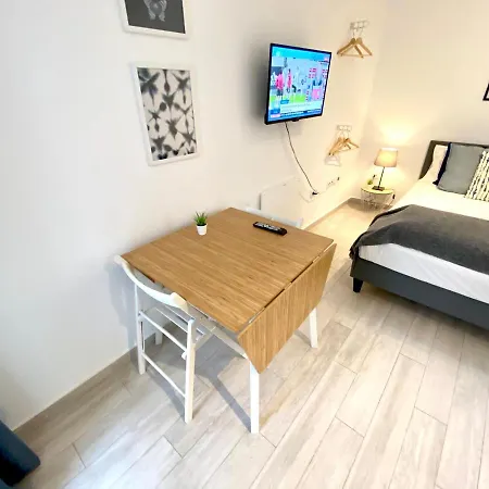 House Of Comfort Studo In City Center Or F Apartment